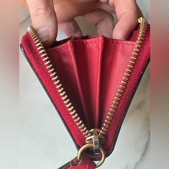 Gucci blooms small zip wallet; red 🌹 - Picture 10 of 15